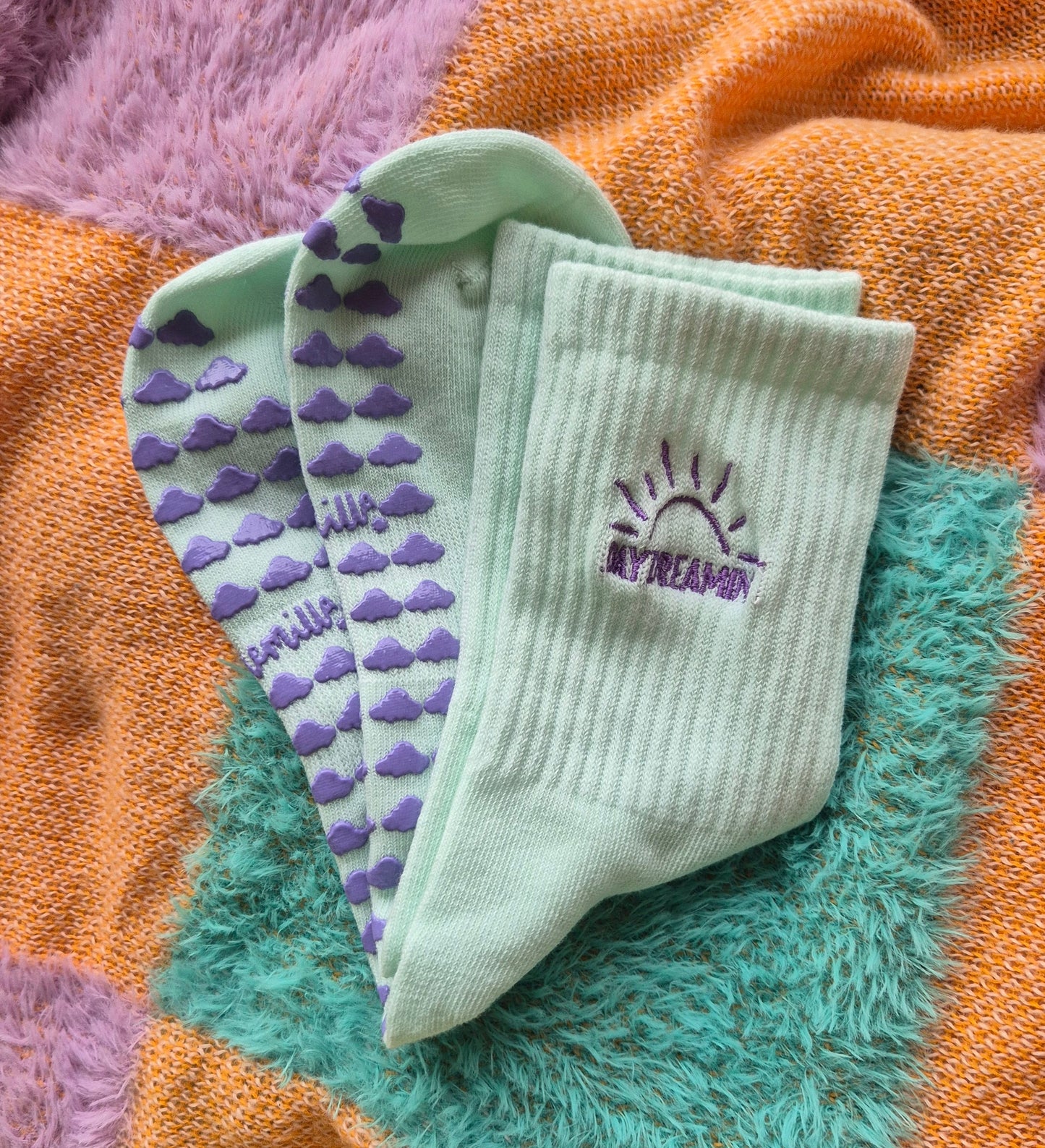 Daydreaming Grippy Socks