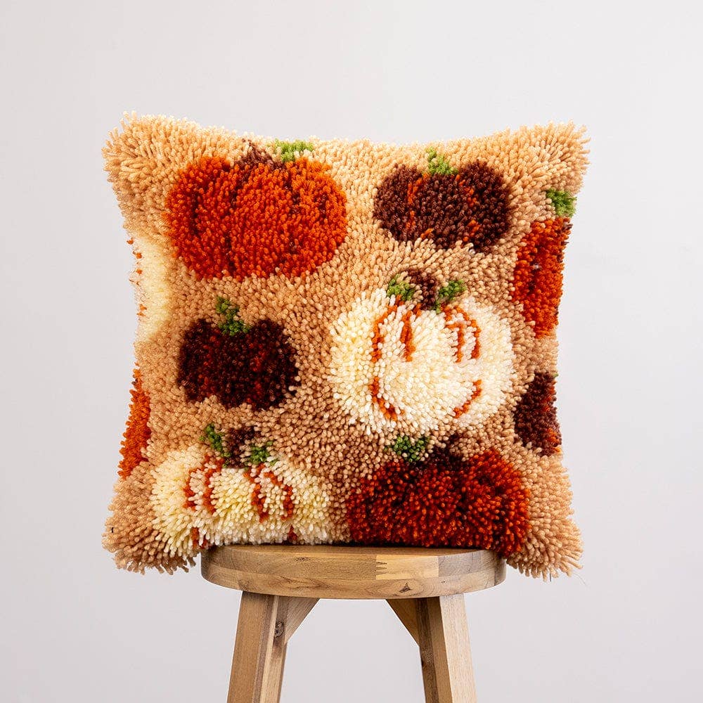 Pumpkin Spice Latch Hooking Cushion Kit