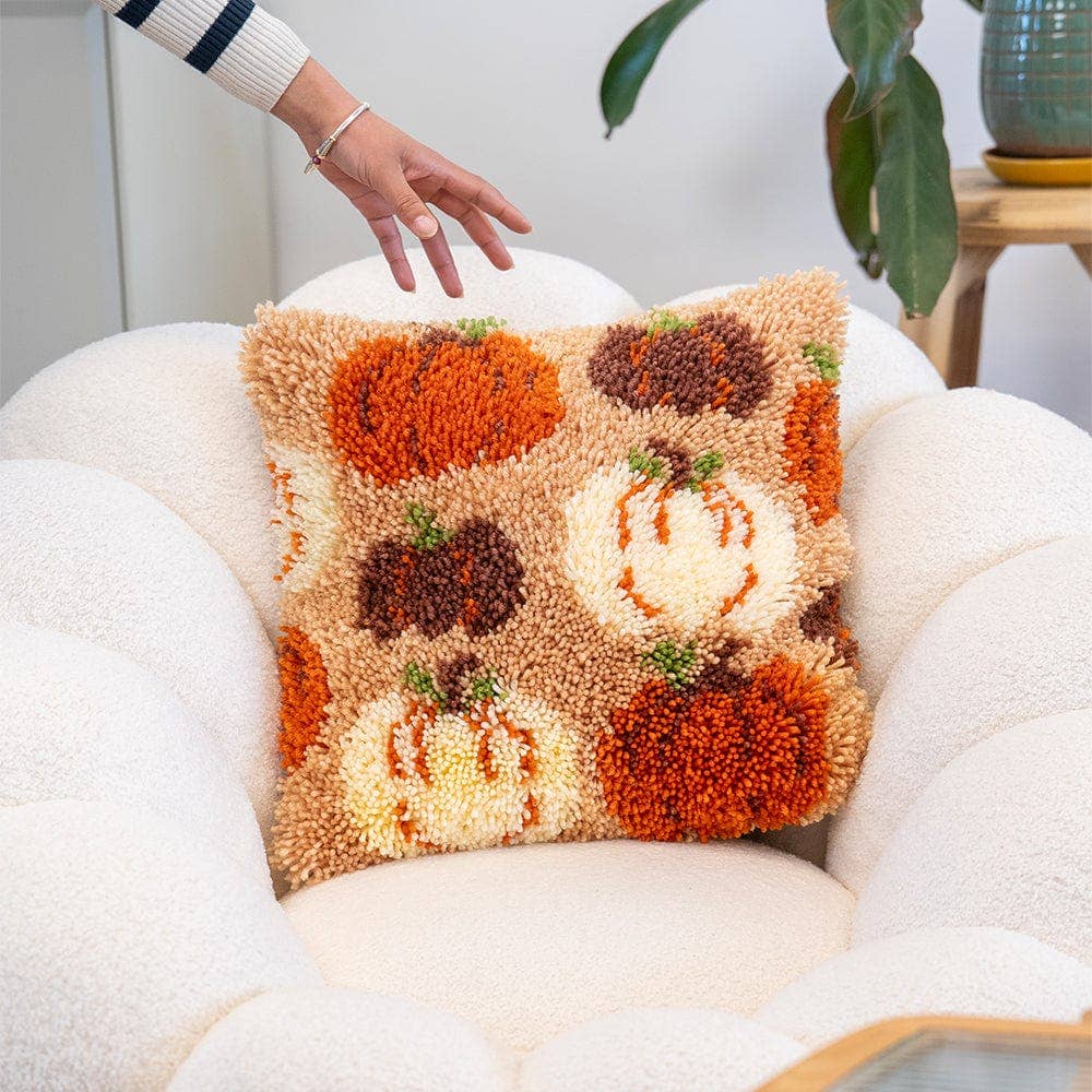 Pumpkin Spice Latch Hooking Cushion Kit