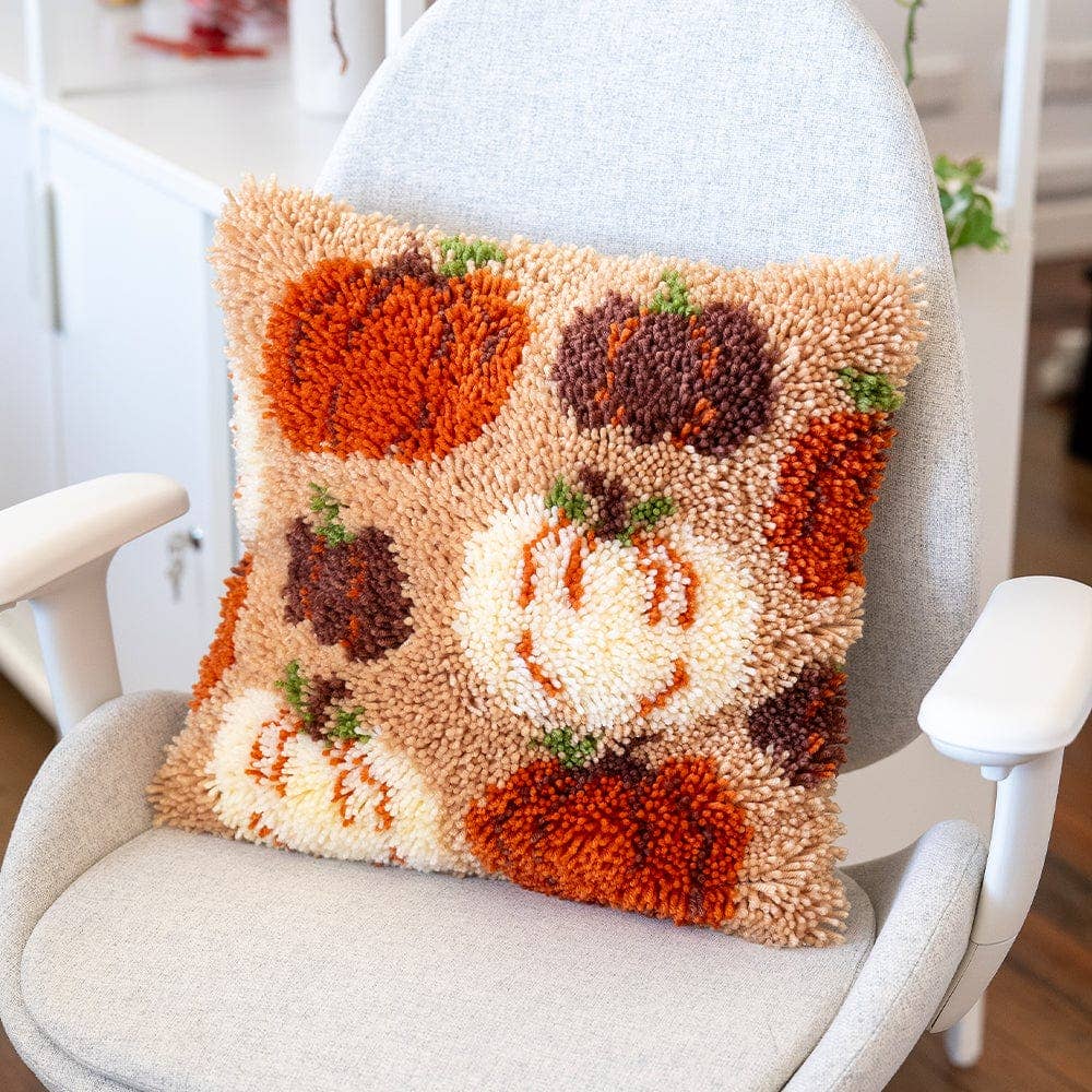 Pumpkin Spice Latch Hooking Cushion Kit